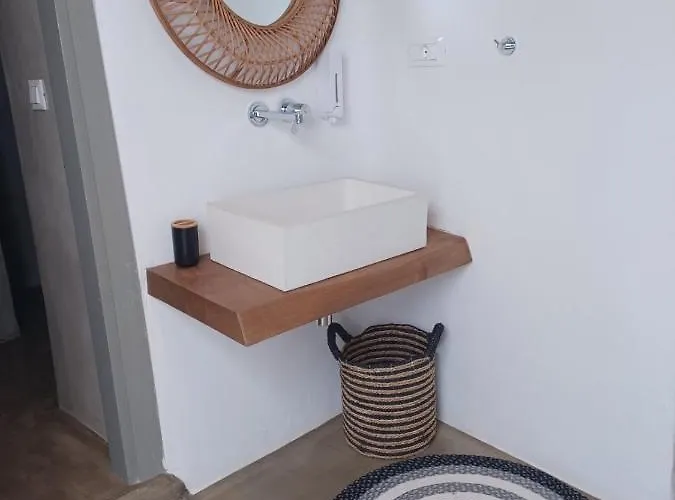 New In The Heart Of - 1 Apartment