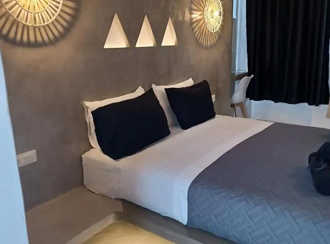 New In The Heart Of - 1 Apartment *